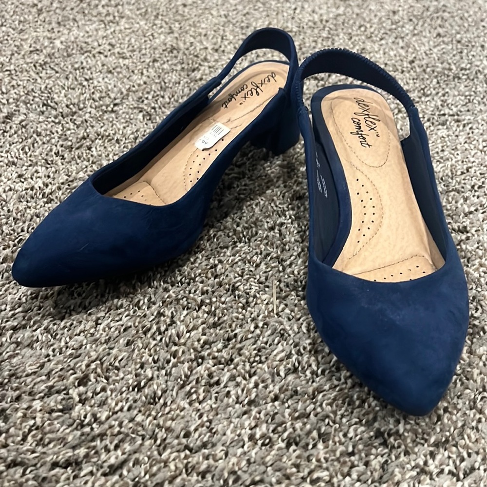 Dexflex Comfort navy blue pointed heel